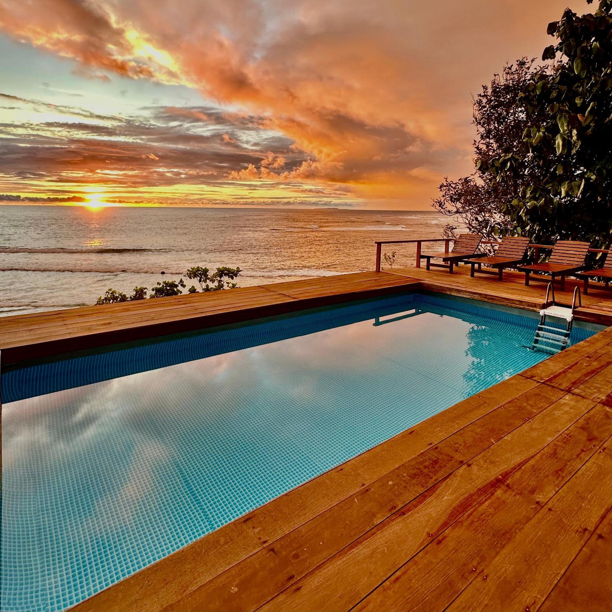 Baturundung Surf Resort Naibos ภายนอก รูปภาพ