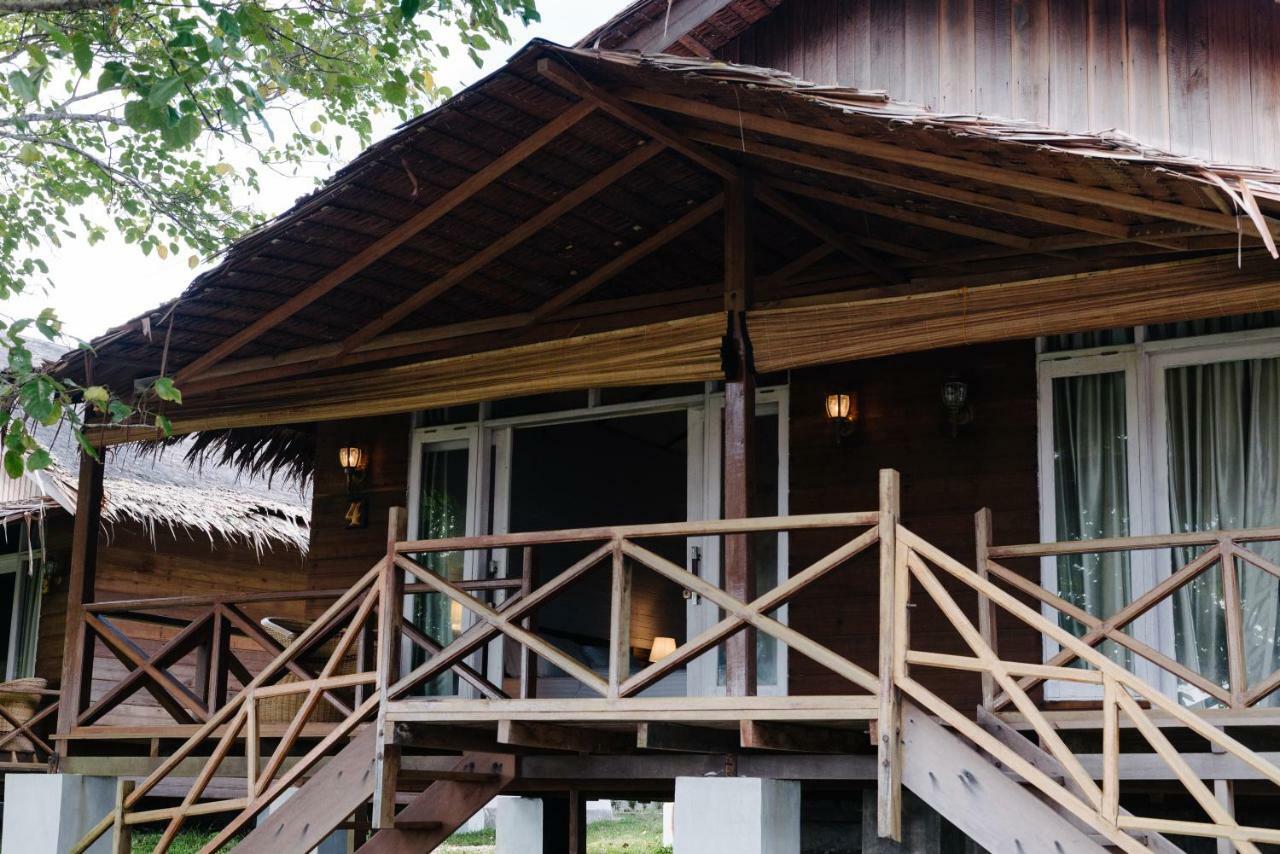 Baturundung Surf Resort Naibos ภายนอก รูปภาพ